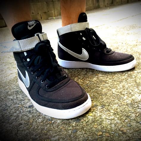 nike high tops with velcro.